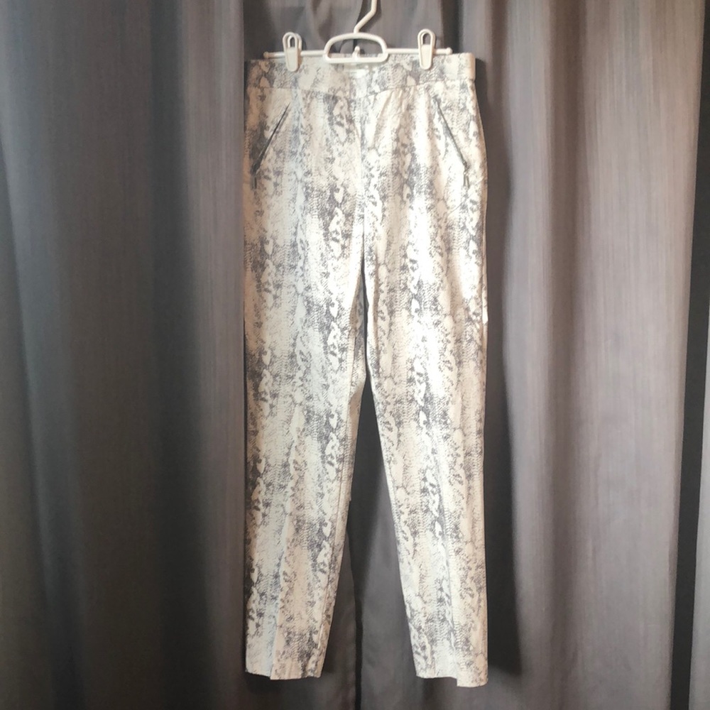 Women’s ankle length pants